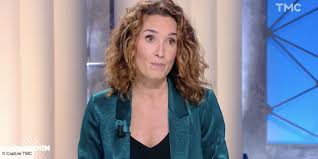 Maybe you would like to learn more about one of these? C Est Mieux Qu A France 2 Tres Genee Marie Sophie Lacarrau Se Confie Sur Son Salaire Au Jt De 13h De Tf1