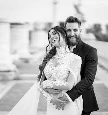 La ballerina e conduttrice del serale di amici 2019 e il grande attesa per l'abito da sposa di lorella boccia che, bellissima e con un fisico. Tutte Le Foto Di Lorella Boccia E Niccolo Presta A Nozze L Album