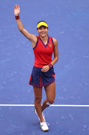 Sie gewann als qualifikantin die us open 2021. Emma Raducanu Is The New Teenage Queen Of Tennis Vogue France