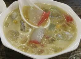 'selendang' dari warna makanan yang berwarna hijau, putih, dan merah seperti selendang penari. Selendang Mayang Warisan Leluhur Betawi
