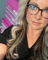 💖 Where will the Pink Box and I show up next?? ANNOUNCEMENT coming later  tonight- STAY TUNED!! Plan to be open and seeing patients by the end of the  week!!!💖