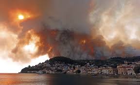 Nenhum membro do time ficou . Milhares De Pessoas Fogem De Incendios Na Grecia E Na Turquia Plataforma Media