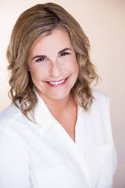 Claudia Aldrich's Instagram, Twitter & Facebook