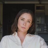 Iona Todd's Instagram, Twitter & Facebook