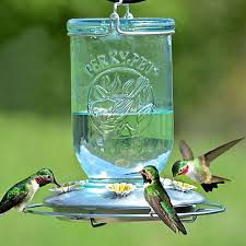 This 32 oz hummingbird feeder by birds choice is a great product. Perky Pet Mason Jar Glass Hummingbird Feeder