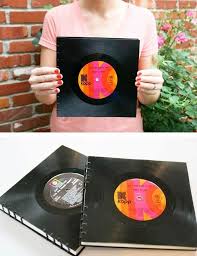 Deko Aus Schallplatten Schone Hardcovers Aus Schallplatten Schallplatten Alte Schallplatten Deko
