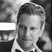 Robert Bielefeld's Instagram, Twitter & Facebook