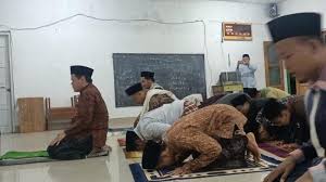 Padahal sependek pengetahuan kami, waktu tersebut sebenarnya. Bacaan Niat Tata Cara Shalat Tarawih Dan Witir Dilengkapi Dengan Doa Kamilin Tribunnews Com Mobile