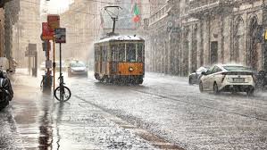 Dall'inizio della fase perturbata sono caduti tra i 50 ed i 90 millimetri di pioggia. Ci Sara Un Forte Temporale A Milano Scatta L Allerta Meteo Temporale 26 Luglio 2021