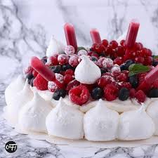 C Est Ma Fournee La Pavlova Aux Fruits Rouges Pavlova Pavlova Michalak Gateau Fruits Rouges