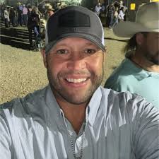 Rise and grind, it's time to shine! Whiskey and I are happy to announce we  start a new chapter today as the North America Capillary Sales Leader for  Baker Hughes! We look