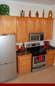 We have exclusive range of rta nutmeg cabinets finish in a traditional medium colored stain, a blend of the radiant brown and rust colors of sunset. Fairfield Kitchen Cabinets Kitchen Cabinets