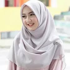 Foto Wanita Cantik Pakai Hijab Syari