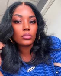 Hey everyone 👋 just introducing myself. I am the owner of a women's  clothing boutique known as trending with unique. I'm here for engagements  and to get more followers. F4F