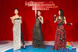 时光荏苒友谊永在S.H.E蜡像合体现身上海杜莎夫人蜡像馆- STARSHK