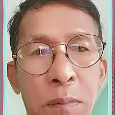 안녕하세요. 제 이름은 미사에요, 저는 39살이에요. 저는 텍사스 출신이고 현재 미국 캘리포니아에 살고 있습니다. 친구추천에 항상  나오는데, 아는 사이인지 모르겠고, 친추하려다가 실패했네요, 혹시 친추해도 될까봐, 귀찮으시면 죄송합니다.