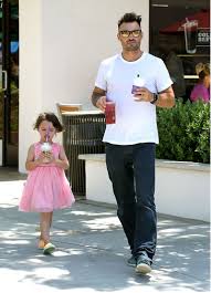 Actor Brian Austin Green Defends His Decision To Allow His Son To Wear Dresses Information Nigeria Brian Austin Green How To Wear Neutral Outfit