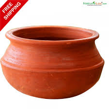 Ceramic pots are also made of clay, are nonreactive, absorb heat well and cook food evenly. Buy Online Clay Cooking Pots Mankalam Natureloc