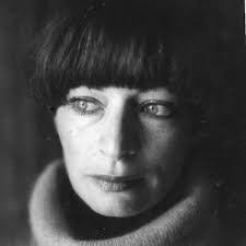 Vicki Wilder's Instagram, Twitter & Facebook