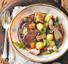 Retrouvez Cette Recette Automnale Du Pot Au Feu Aux Cepes Qui Apporte Les Couleurs De La Saison Sur La Table Pot Au Feu Recette Automnale Recette