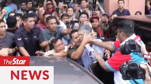 01/03/2020] PKR supporters attack Tian Chua - YouTube