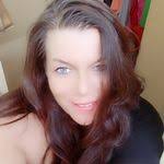Dawn Welter's Instagram, Twitter & Facebook