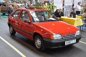 mijn 4e auto een rode 3 deurs opel kadett type e bouwjaar 1987 auto