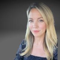 Sarah Shouse's Instagram, Twitter & Facebook