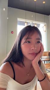 Amanda Addo's Instagram, Twitter & Facebook