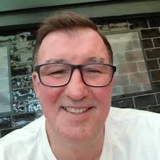 Twin Fin Surfboard Design and Its Interpretation