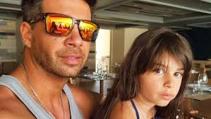 El animador se lució en este juego de pasapalabra al lograr completar los paneles y ganando varios segundos para el rosco. Un Ejemplo De Padre Los Elogios Que Recibe Mario Velasco Por Hacerse Cargo De Su Hija Meganoticias