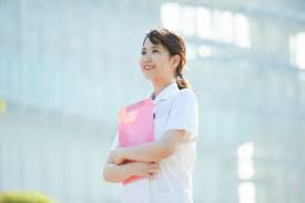 Baik di dalam maupun di luar negeri yang. Program Beasiswa Perawat Ke Jepang Peluang Kerja Dan Gajinya Wexpats Guide