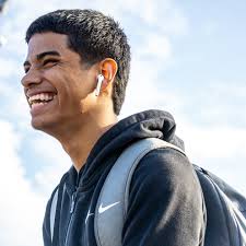 Just wrapped my first sneaker store video for Sole Solidifier! 🎥👟 It's  all about showcasing the passion and vision behind the kicks. Huge thanks  to the creator for trusting me with this