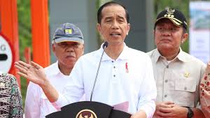 You can streaming and download for free here! Foto Langka Jokowi Sarungan Saat Nonton Gibran Dan Kaesang Main Pubg
