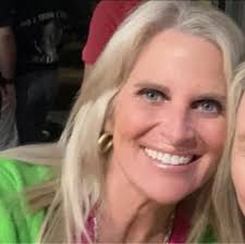 Hey everyone! My name is Caroline, I'm 25 and have lived in Charleston for  almost 8 years on/off. I'm looking for a place to live starting June 1st,  preferably