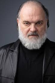 Stuart Mcclean's Instagram, Twitter & Facebook