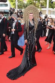 Julia ducournau makes history with palme d'or for 'titane'. Cannes 2021 Die Besten Looks Der Filmfestspiele Gala De