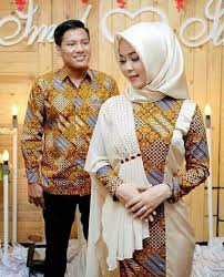 Gamis couple terbaru dengan model yang akan membuat penampilanmu makin serasi. 75 Ide Couple Model Pakaian Pakaian Wanita Pakaian