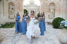 All our sample sale wedding dresses are under £1000 and ready to take away with you on the day. Stillwhite New Used Preowned Sample Wedding Dresses Online