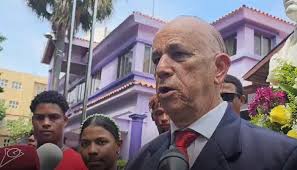 Critican protesta de haitianos frente al Palacio Nacional