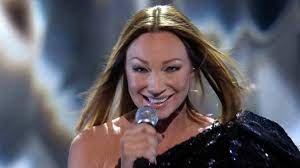 Hon släppte dessutom albumet mitt liv med poplåtar endast på svenska, som spår i sanden , här hos dig och lilla du. Charlotte Perrelli And Tusse Qualify From The Third Melodifestivalen Semi Final Escdaily