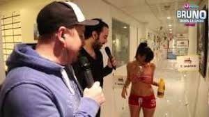 Toute l'équipe de fun radio est arrivée dans le chalet, et ça a donné des idées à bruno. Le Defi De Karina Bruno Dans La Radio Youtube