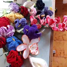 I fiori all'uncinetto possono essere lavorati al centro di forme diverse come i quadrati. Fiori All Uncinetto Usato In Italia Vedi Tutte I 50 Prezzi