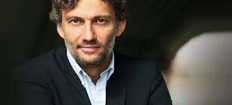 Jonas kaufmann, (born july 10, 1969, munich, west germany), german opera tenor renowned for his extraordinary technique, his versatility as a performer of german, french, and italian repertoire, and his charismatic projection of a range of emotions. Tischgesprach Mit Jonas Kaufmann Falstaff