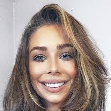 Leanne Robinson's Instagram, Twitter & Facebook