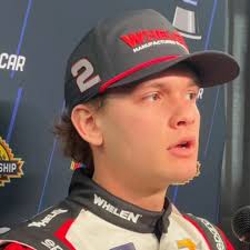 Larry Wight made the high line work last night at Chili Bowl Nationals for  a last lap pass to win his qualifying race. 🏁 Watch the full video➡️:  https://speed51.com/video-onboard-larry-wight-tuesday-qualifier/