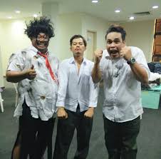 Pentas final mlm kini berlangsung di stadium tertutup majlis maharajalawak mega 2016 akan menyaksikan 15 kumpulan berentap untuk misi lawak terhebat dan merangkul menjadi juara maharajalawak mega. Joras Maharaja Lawak Mega 2016 Postingan Facebook