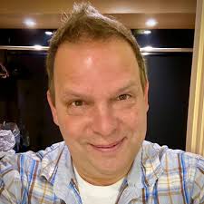 What are safe hotels and things to do in Medellin, Colombia, near El  Poblado?