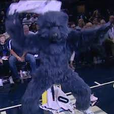 During tuesday night's game against the washington wizards, the grizzlies mascot, grizz, showed. The Grizzlies Mascot Stripping And Dancing To Pony Is Everything We Ever Wanted Sbnation Com