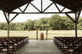 Amy Jon Nature Filled Wedding At Union 12 Fort Wayne Wedding Photograph Outdoor Wedding Inspiration Fort Wayne Wedding Wedding Decorations Centerpieces